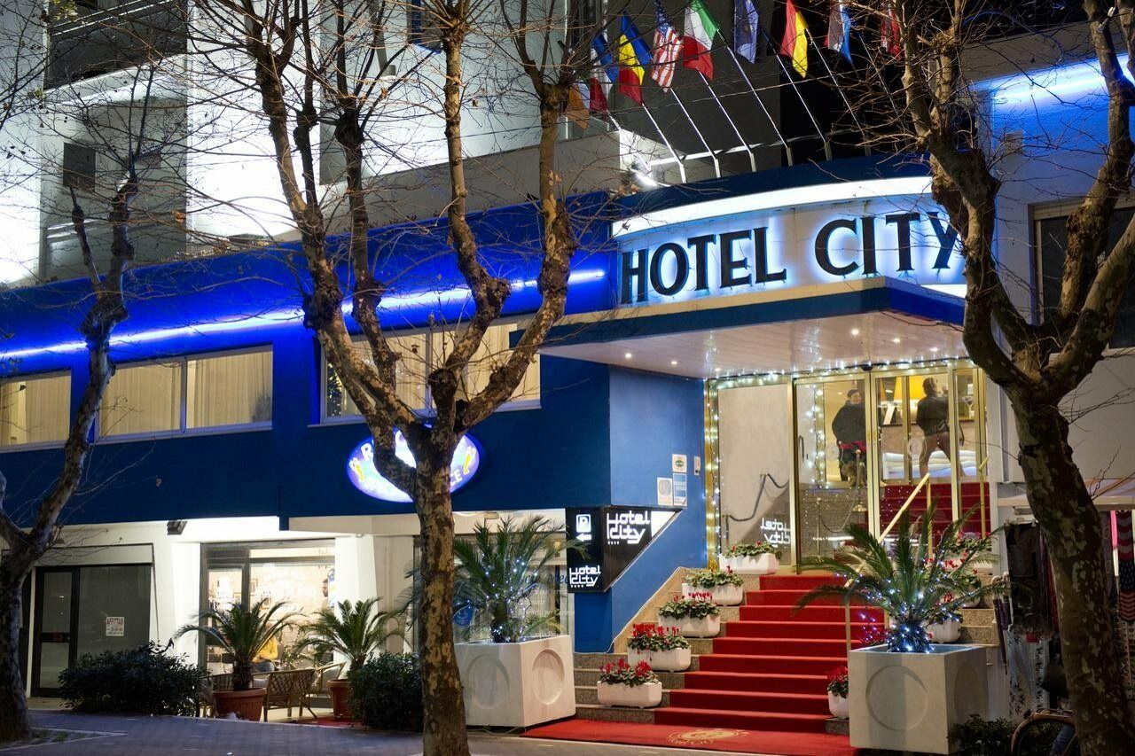 Hotel City Монтесильвано Экстерьер фото